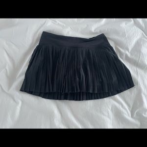 Lululemon pleats skirt